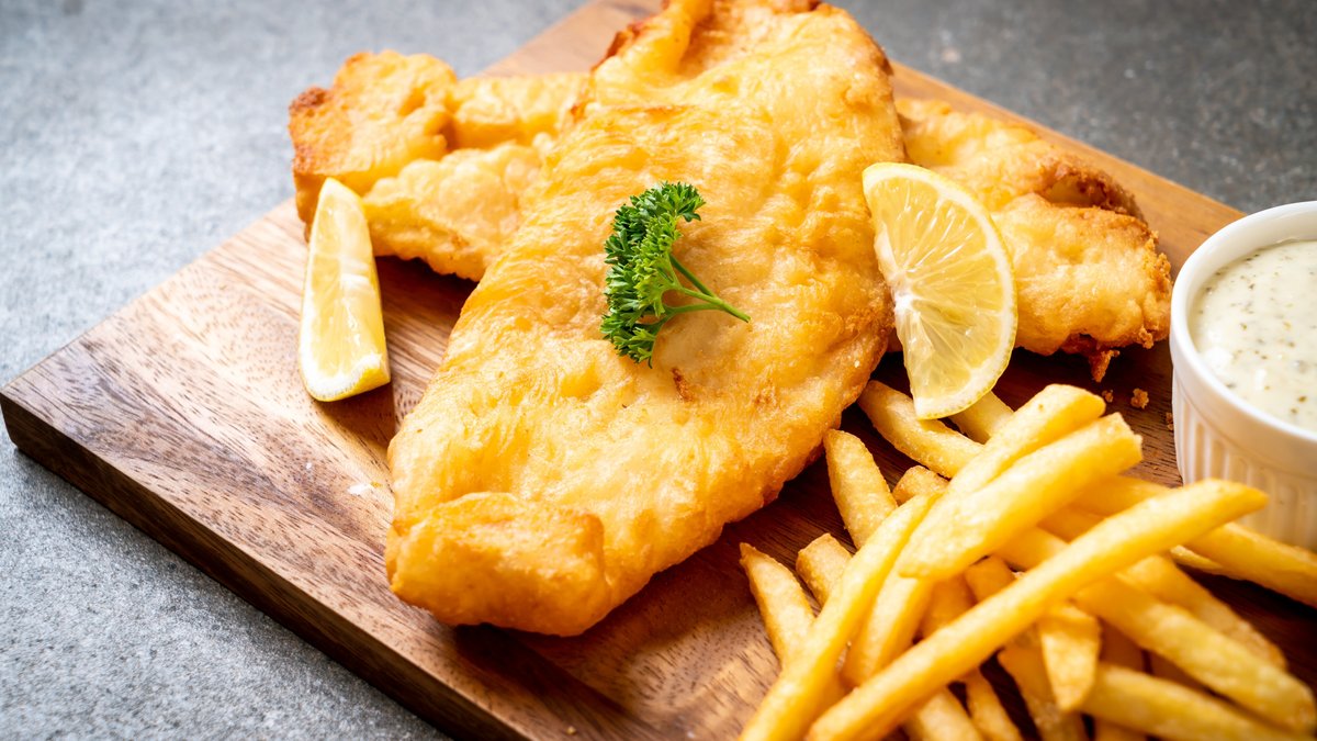 Food from the London Fish & Chips Wolt venue